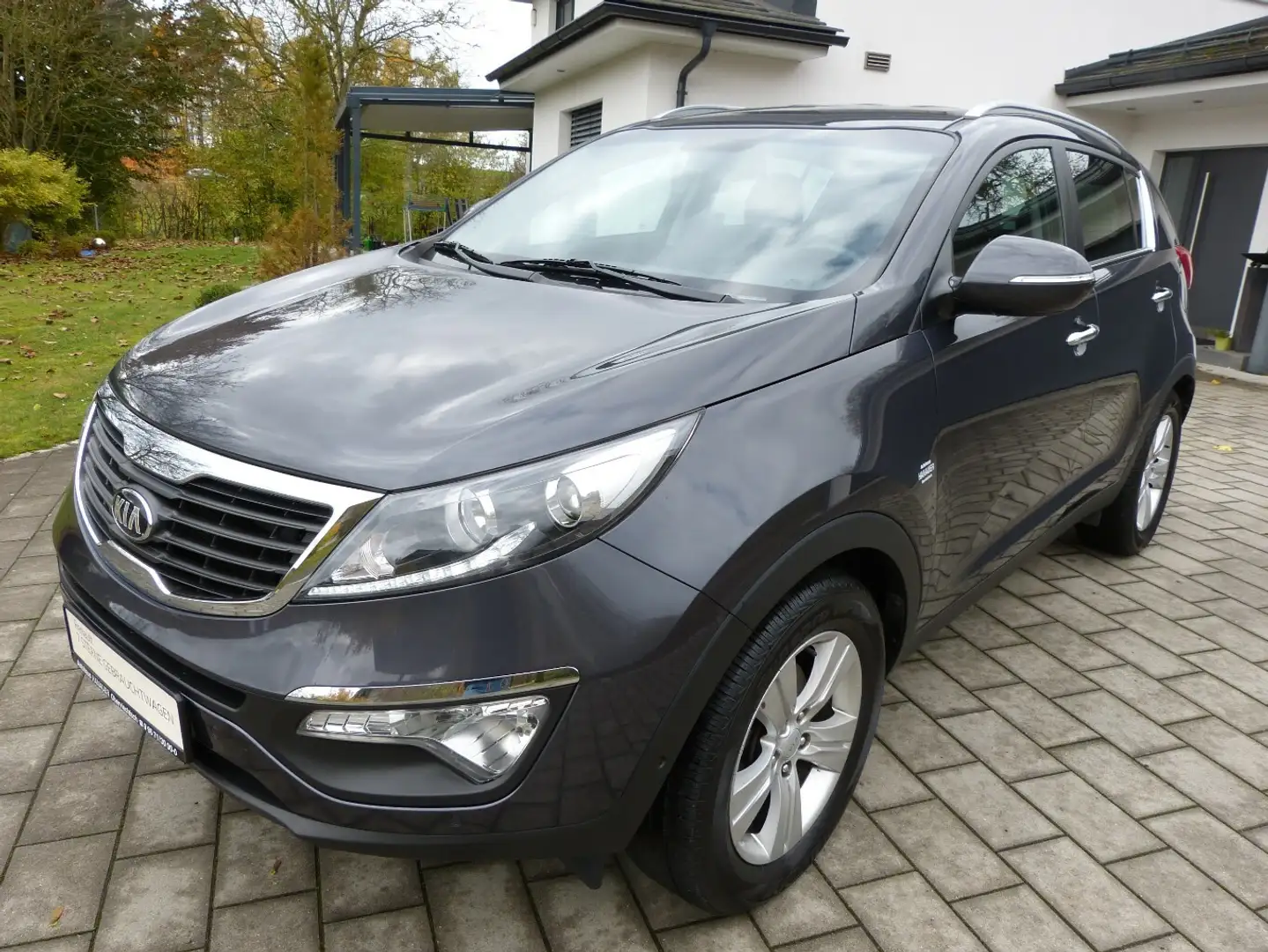 Kia Sportage FIFA World Cup Edition 1.6 GDI[AHK/1.HAND] Grijs - 1