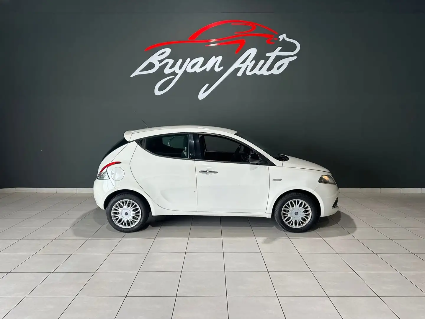 Lancia Ypsilon 1.2 Gold 69cv(NEOPATENTATI) Bianco - 1