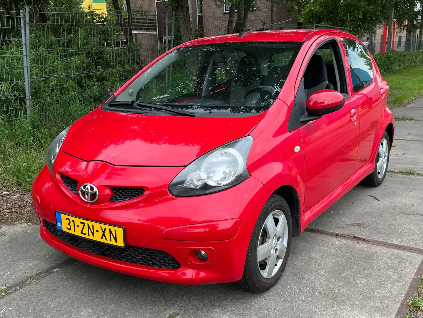 Toyota Aygo Aygo 1.0-12V Sport Rood - 1