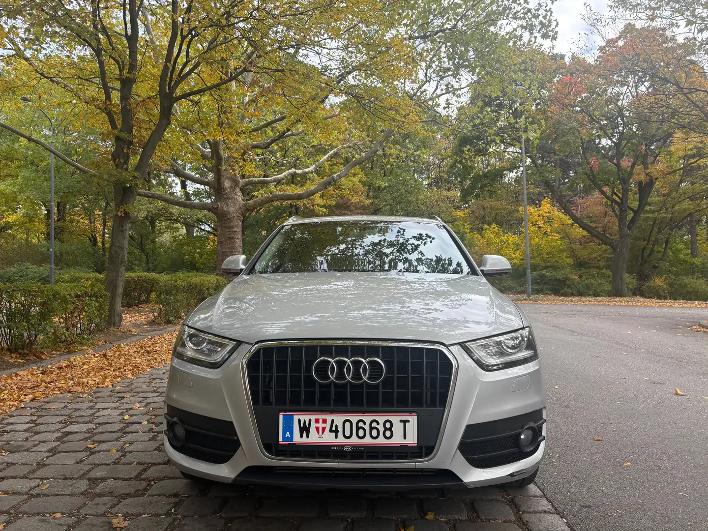 Audi Q3 Q3 2,0 TDI quattro DPF Silber - 2