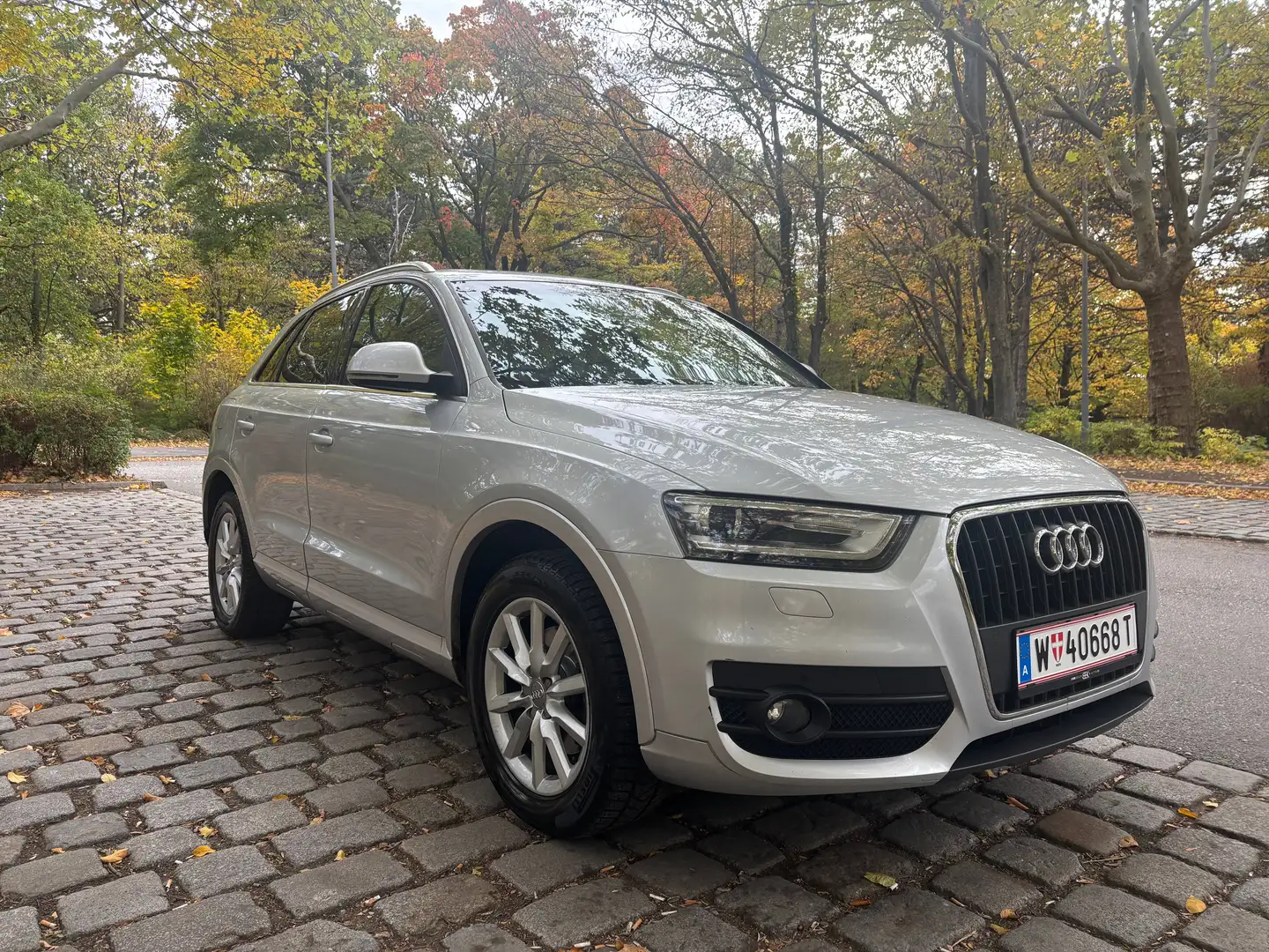 Audi Q3 Q3 2,0 TDI quattro DPF Silber - 1