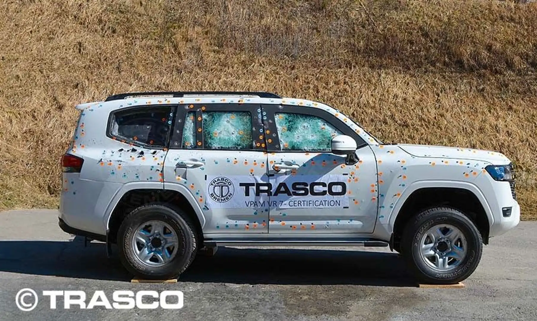 Toyota Land Cruiser 300 GXR - gepanzert VPAM Level 9 - TRASCO Blanco - 2