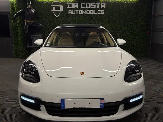 Porsche Panamera view 10