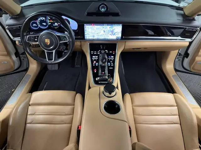 Porsche Panamera view 21