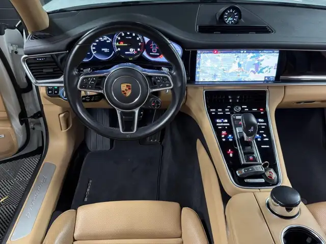 Porsche Panamera view 22