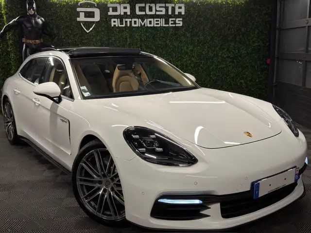 Porsche Panamera view 3