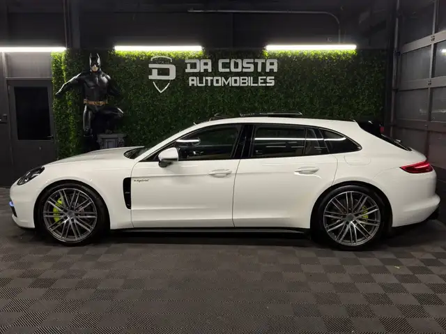 Porsche Panamera view 6