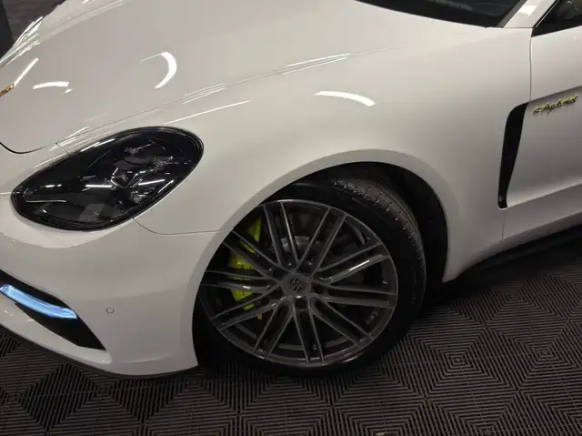 Porsche Panamera view 5