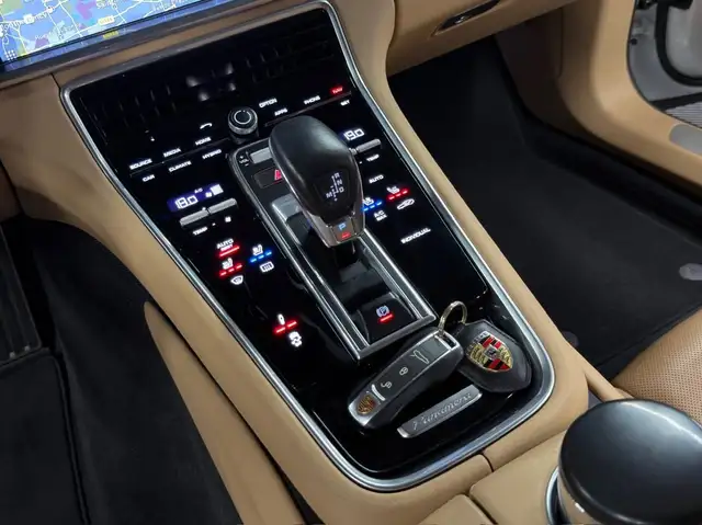 Porsche Panamera view 26