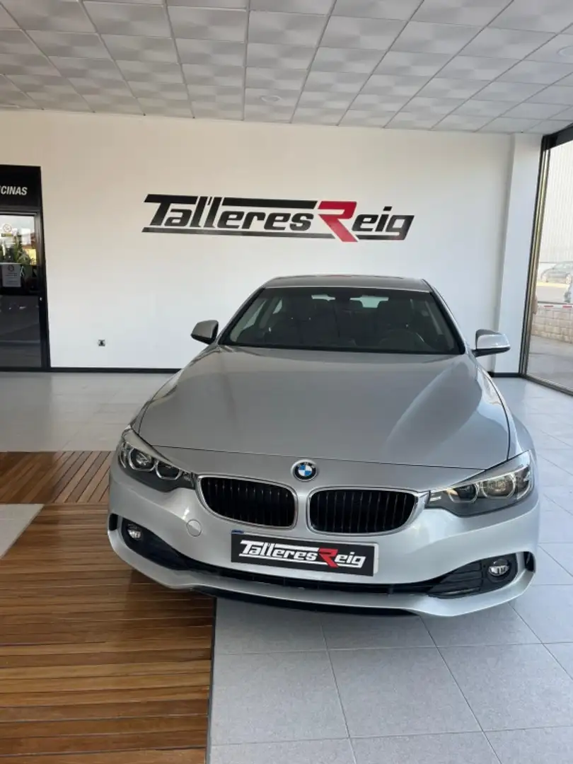BMW 420 420iA Coupé Gris - 1