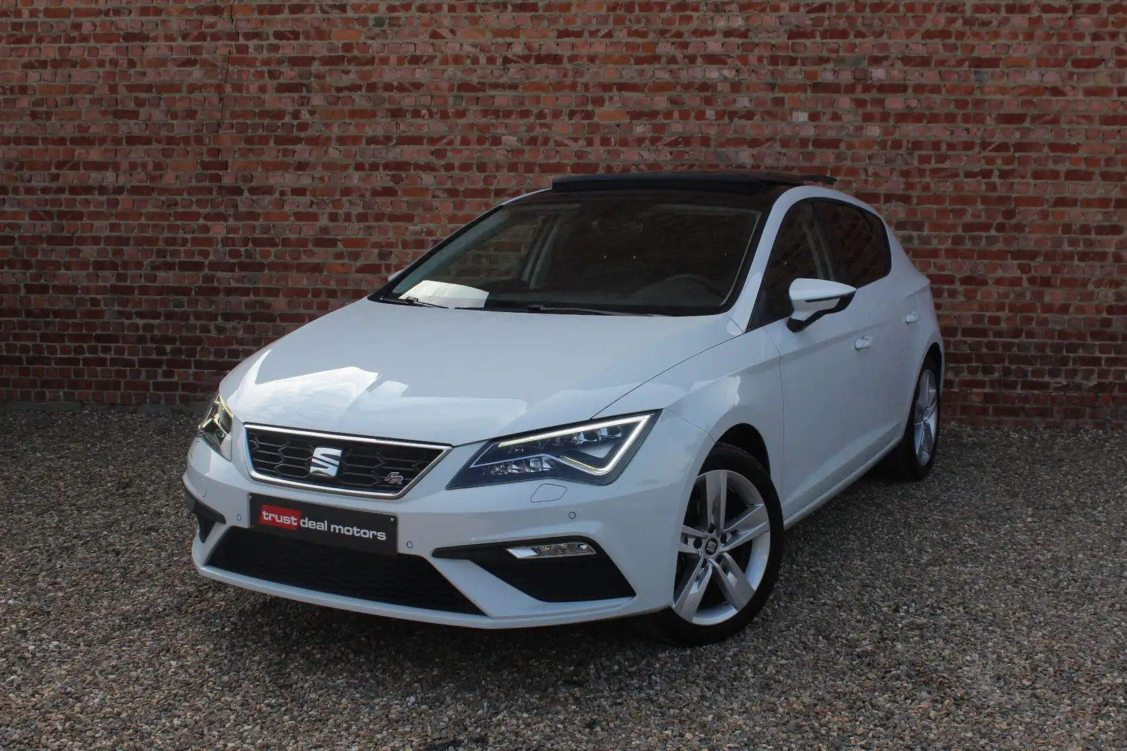 SEAT Leon Leon 1.5 TSI FR * Toit Pano * Garantie * Bianco - 1