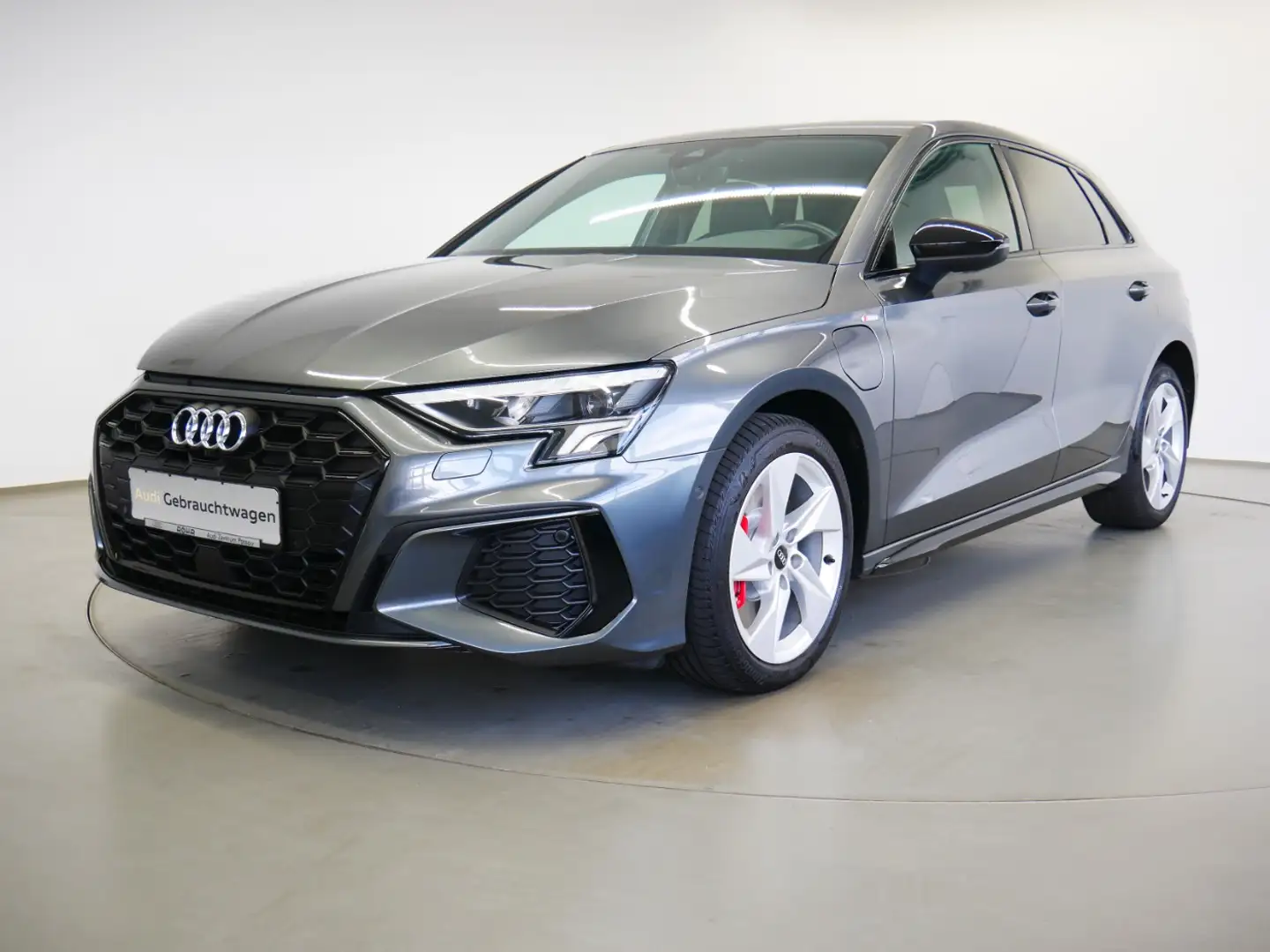 Audi A3 Sportback 45 TFSI e S line S tro. LED virt. Cock.+ Grau - 2