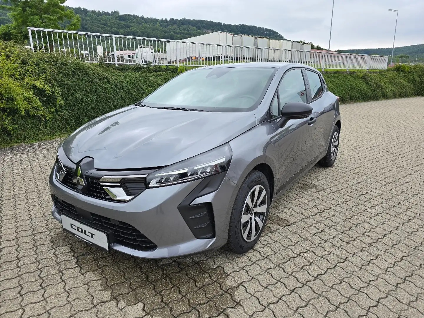 Mitsubishi Colt BASIS 1.0 Benziner 5-Gang Grijs - 1