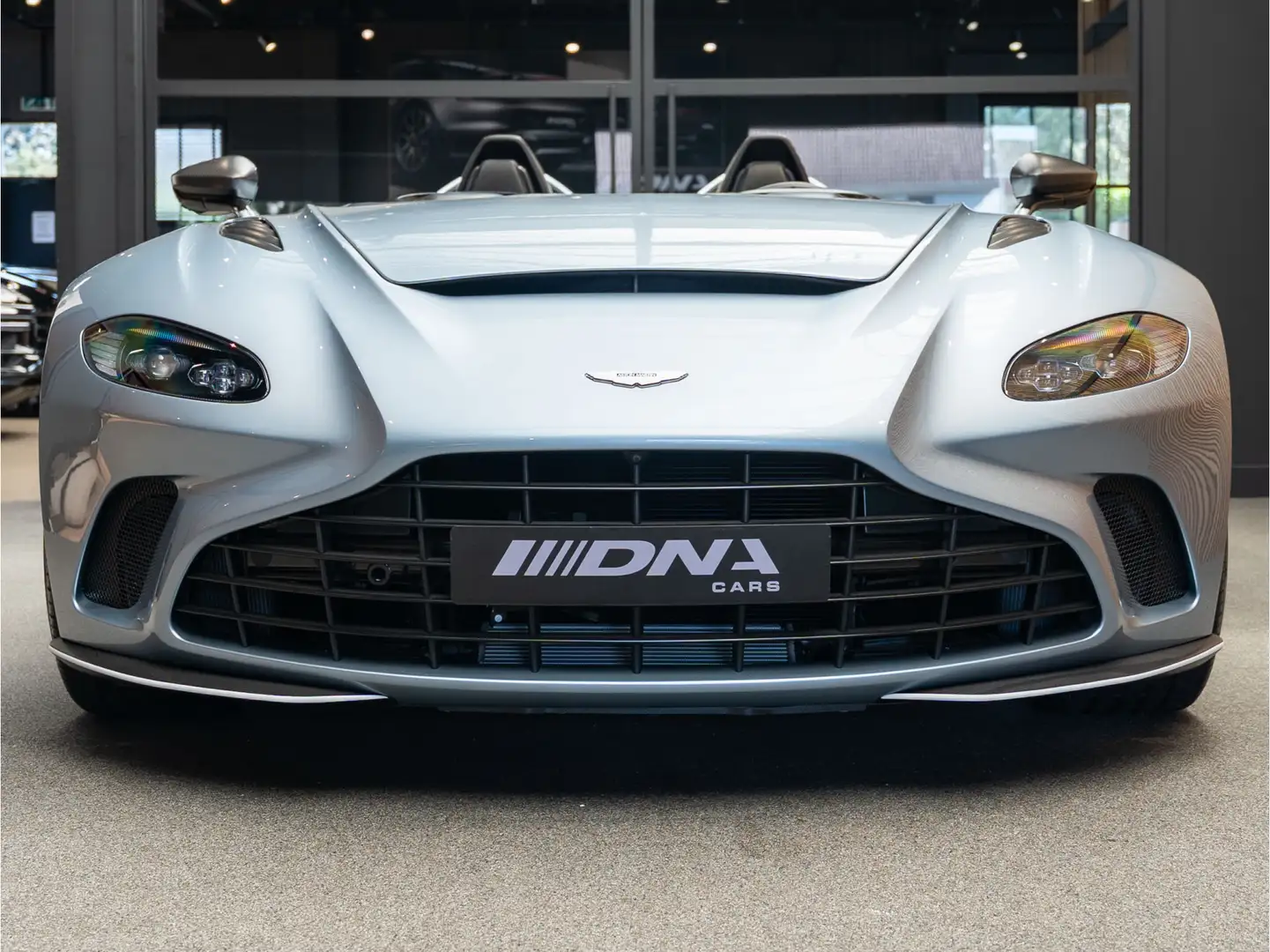 Aston Martin Speedster V12 Skyfall Silver Nr2/88 5.2 V12 Silber - 2