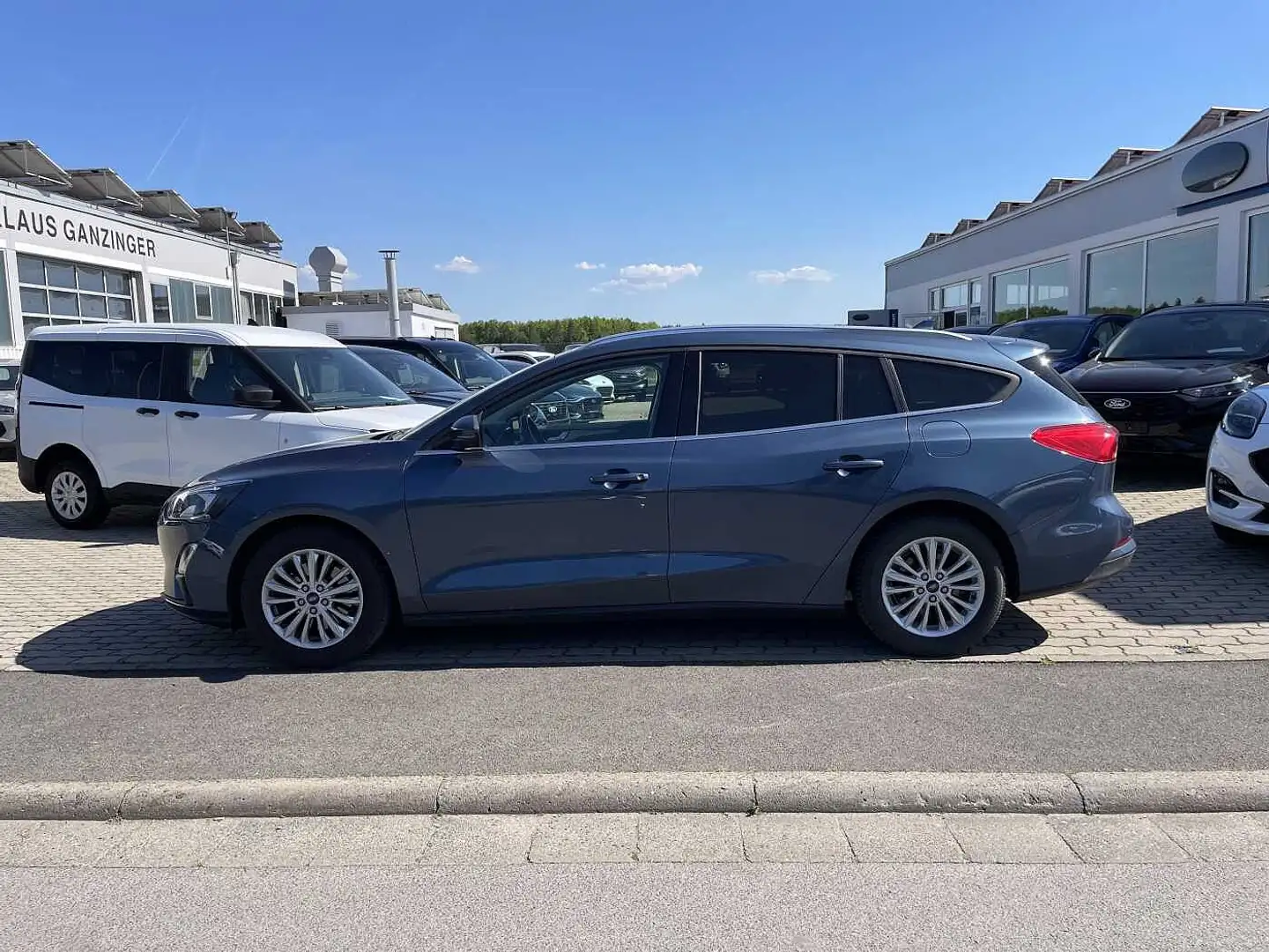Ford Focus Turnier Titanium X, 1.HAND+GARANTIE+AHK+LED+B&O+NA Blauw - 2