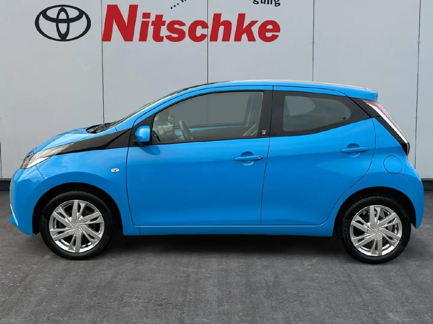 Toyota Aygo x-play Team D Blau - 2