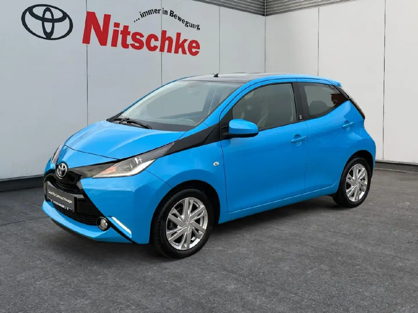Toyota Aygo x-play Team D Blau - 1