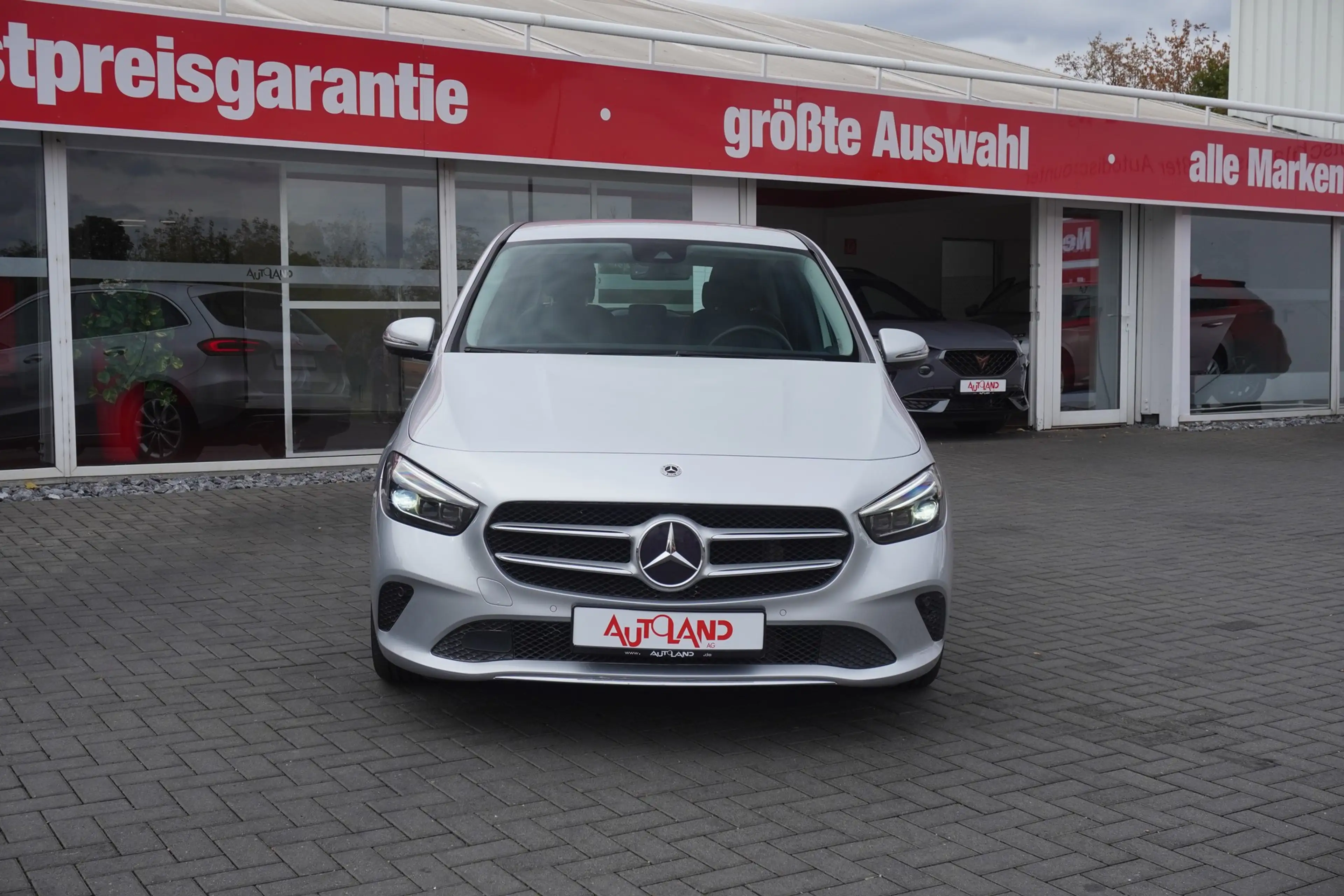 Mercedes-Benz B 220 B220 4Matic LED Navi Kamera Tempomat — photo 7