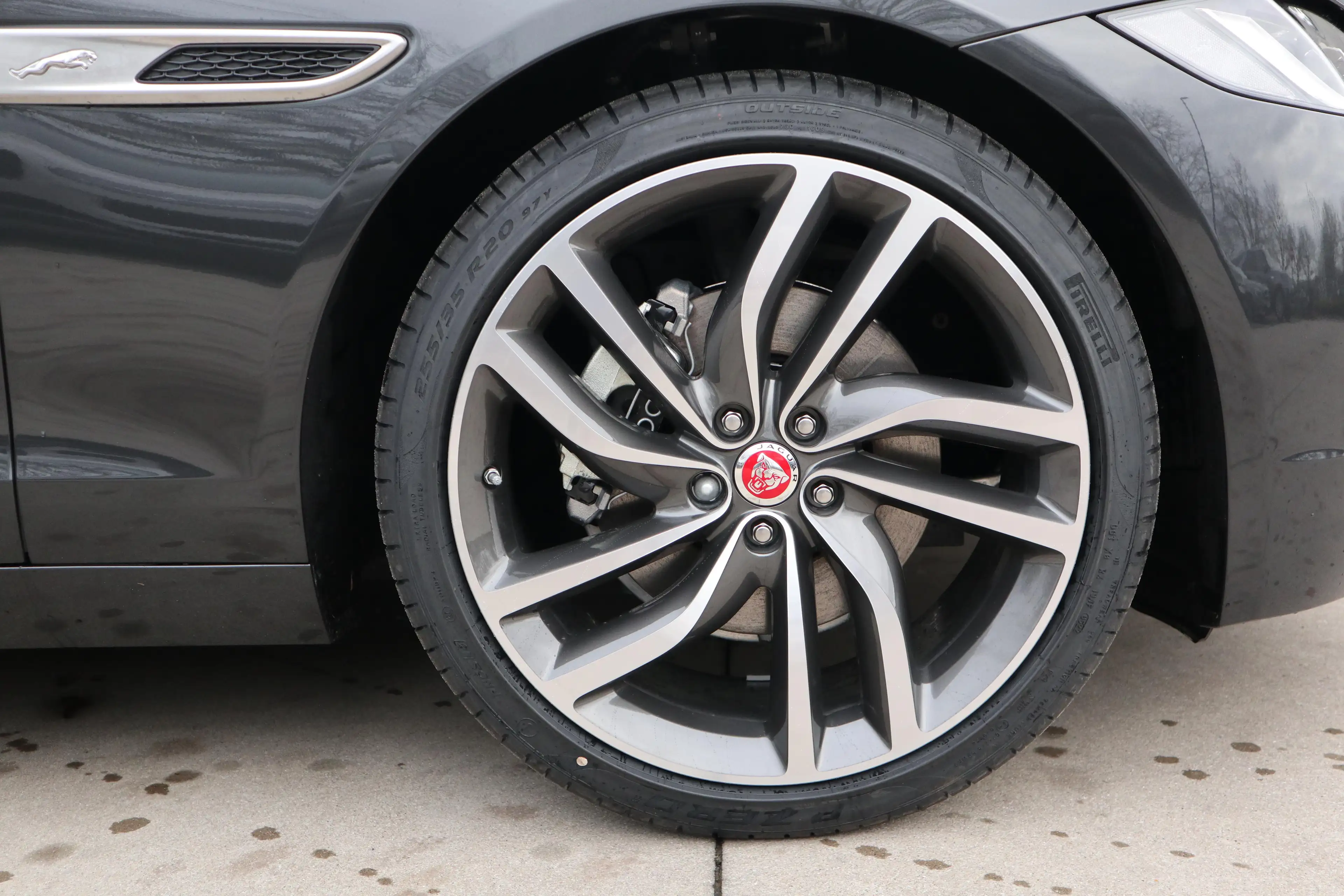 Jaguar XF SE — photo 9