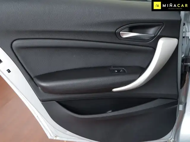 BMW 1 Series view 27