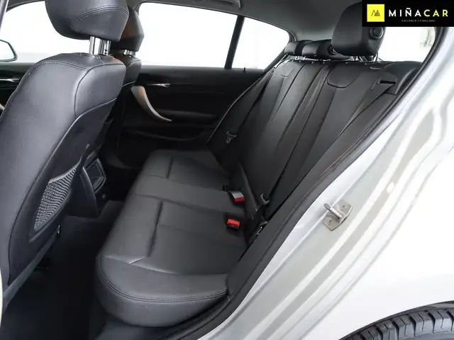 BMW 1 Series view 7