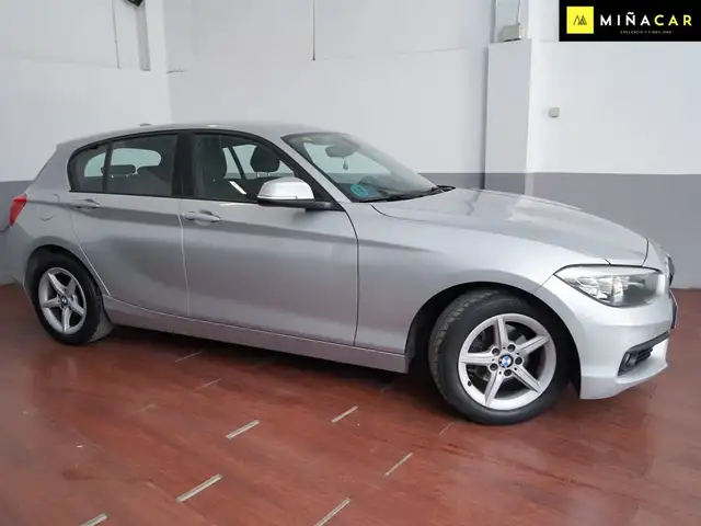 BMW 1 Series view 2