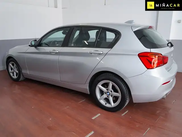 BMW 1 Series view 4