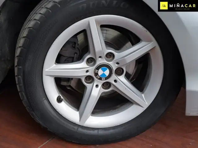 BMW 1 Series view 28