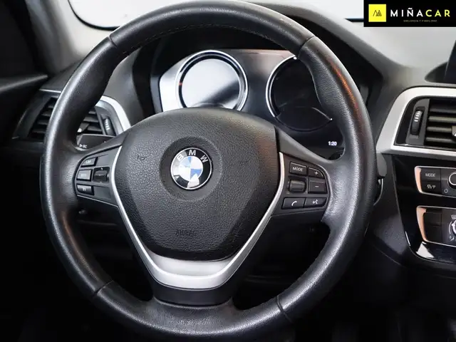 BMW 1 Series view 14