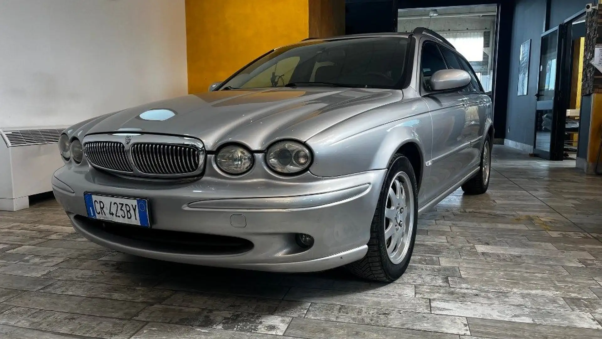 Jaguar X-Type 2.0D cat Wagon Executive in ottime condizioni Zilver - 1