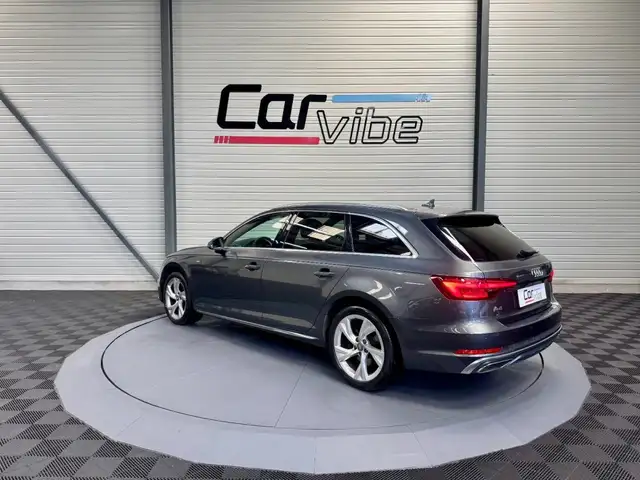 Audi A4 Avant view 6
