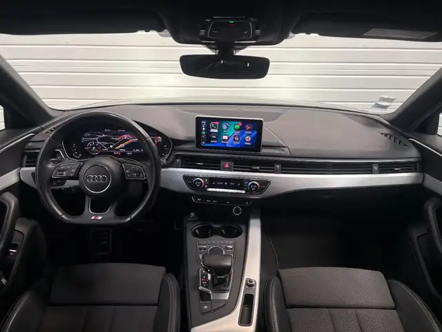 Audi A4 Avant view 2