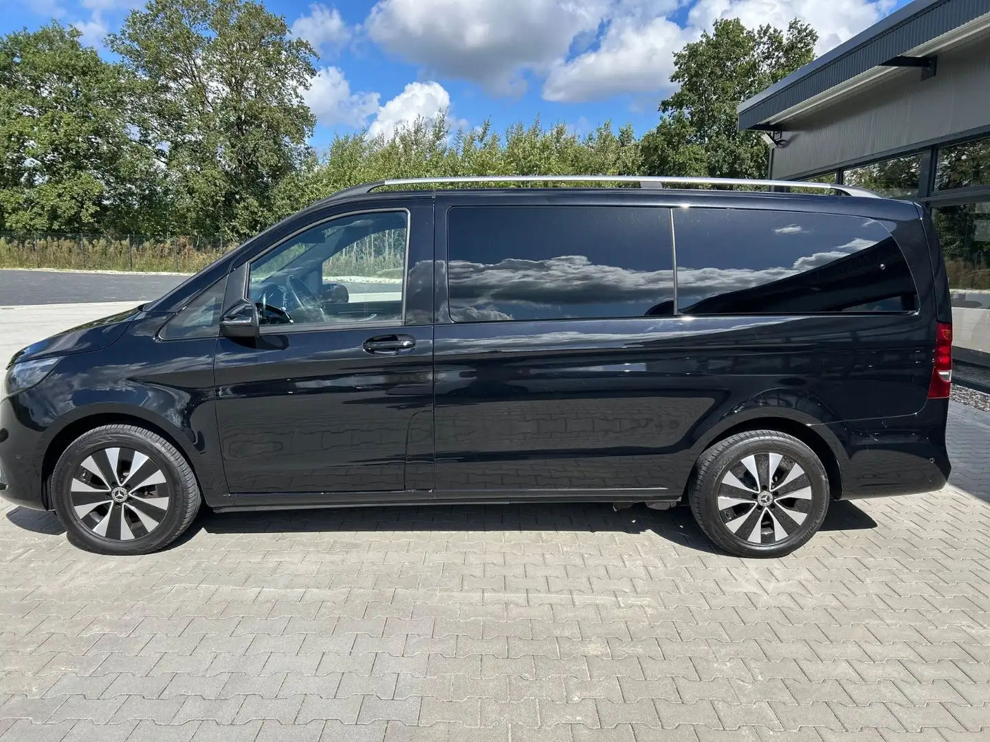 Mercedes-Benz V 220 V220d lang -8Sitze-El.Tür-DAB-RFK-17Zoll Noir - 2