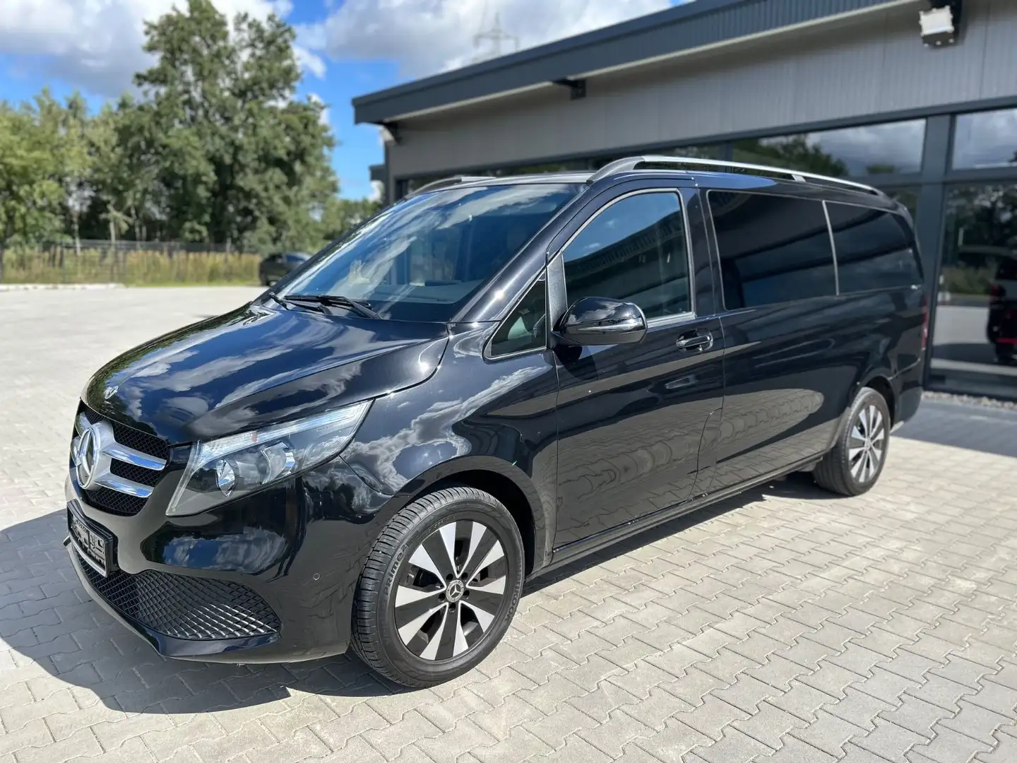 Mercedes-Benz V 220 V220d lang -8Sitze-El.Tür-DAB-RFK-17Zoll Noir - 1