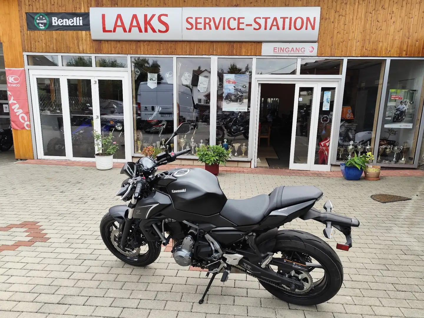 Kawasaki Z 650 ABS Noir - 1