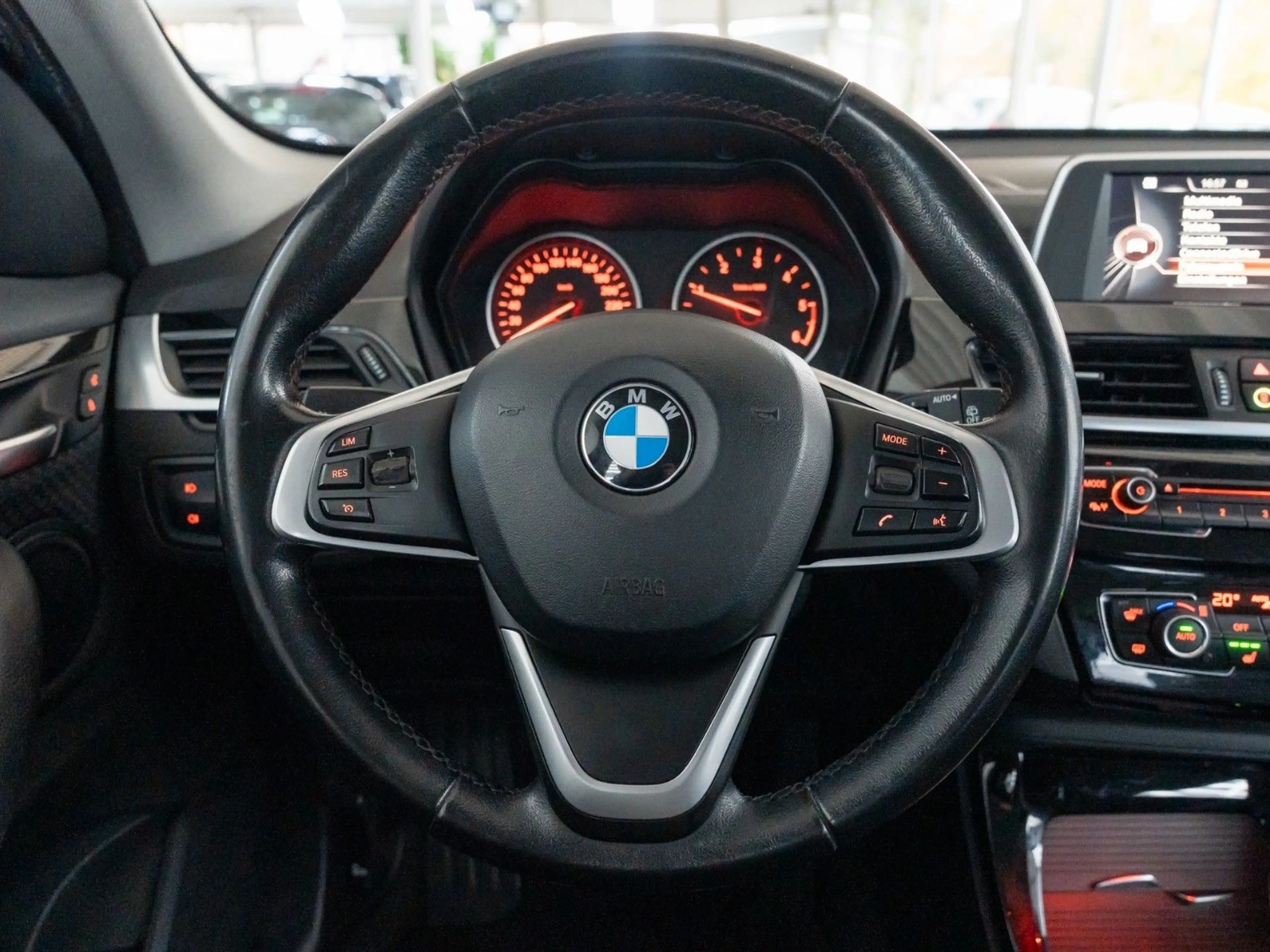 BMW X1 sDrive 18 d Advantage — photo 12