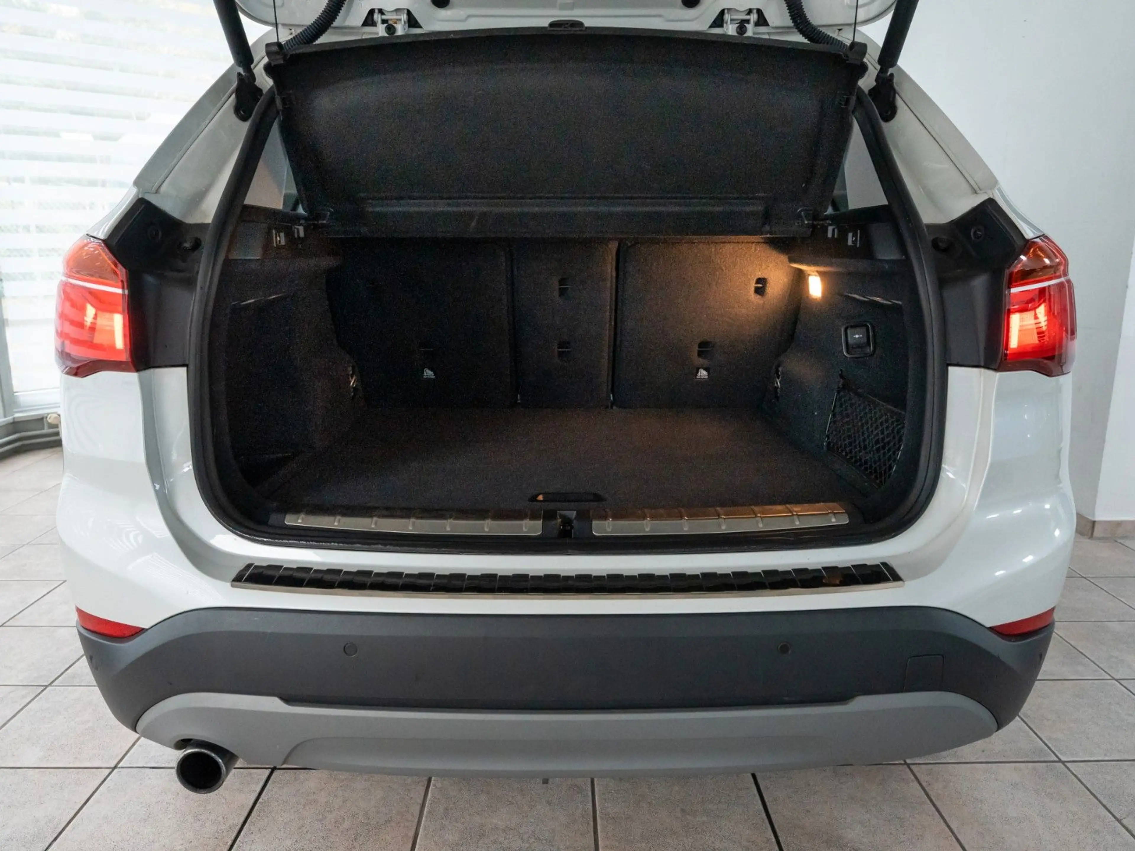 BMW X1 sDrive 18 d Advantage — photo 7