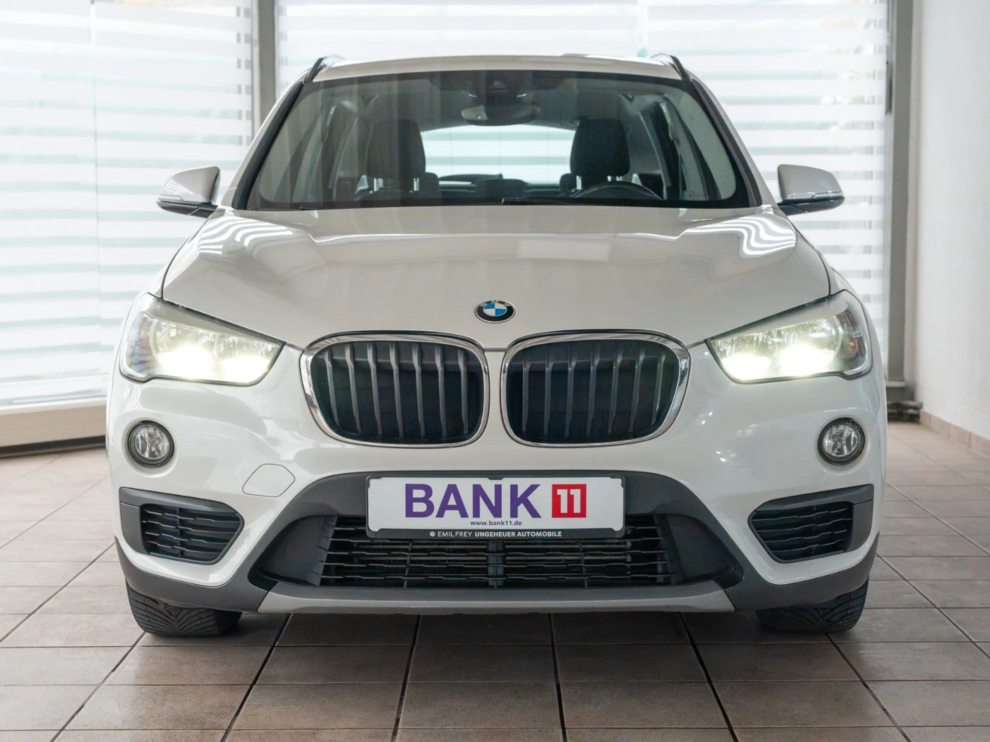 BMW X1 sDrive 18 d Advantage — photo 2