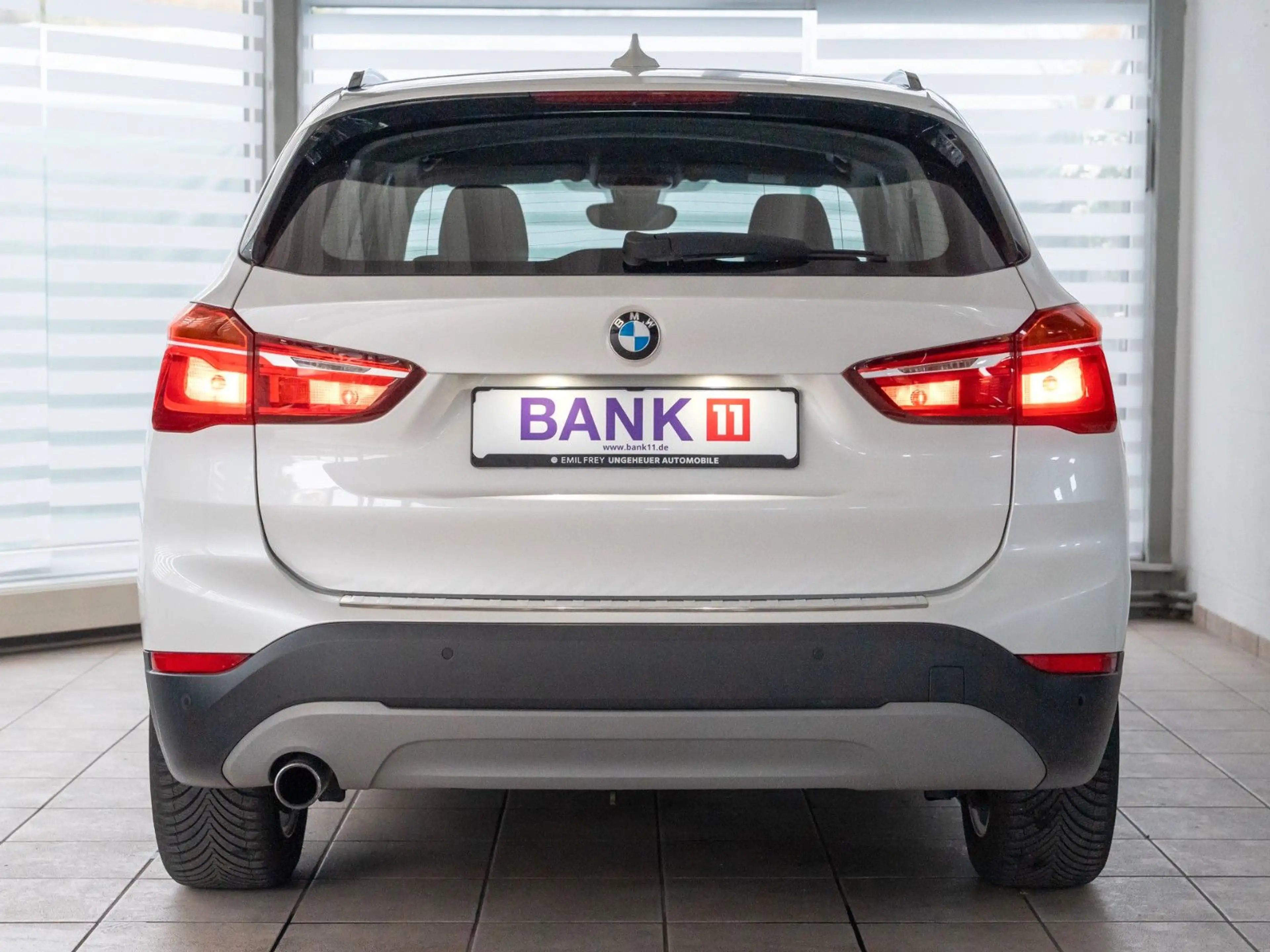 BMW X1 sDrive 18 d Advantage — photo 5