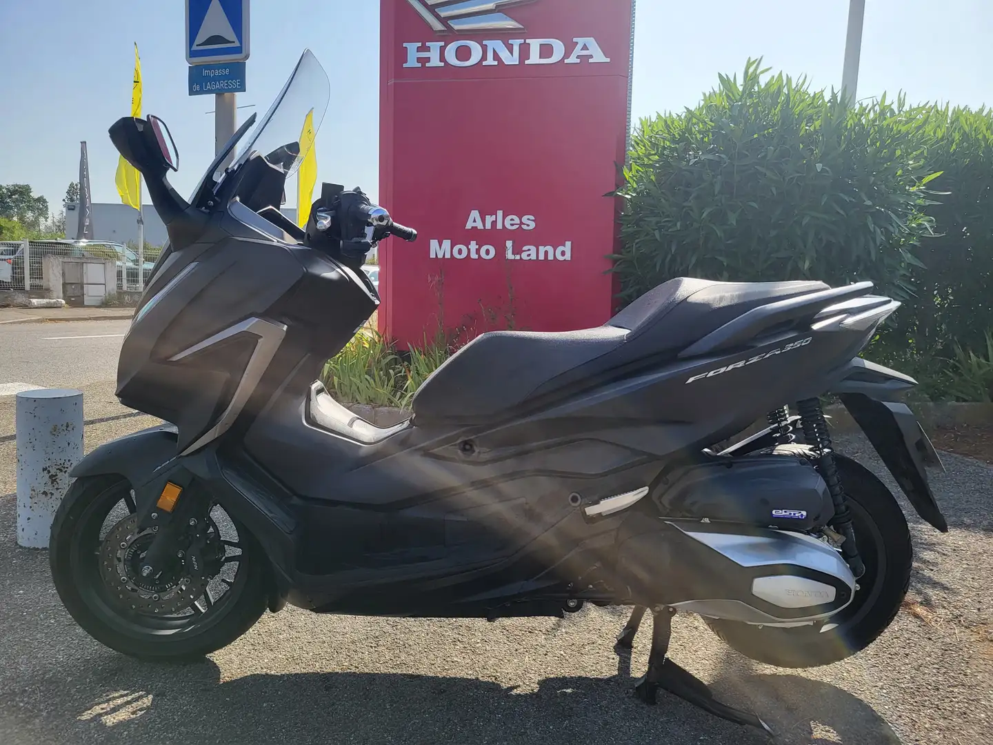 Honda Forza 350 Negro - 1