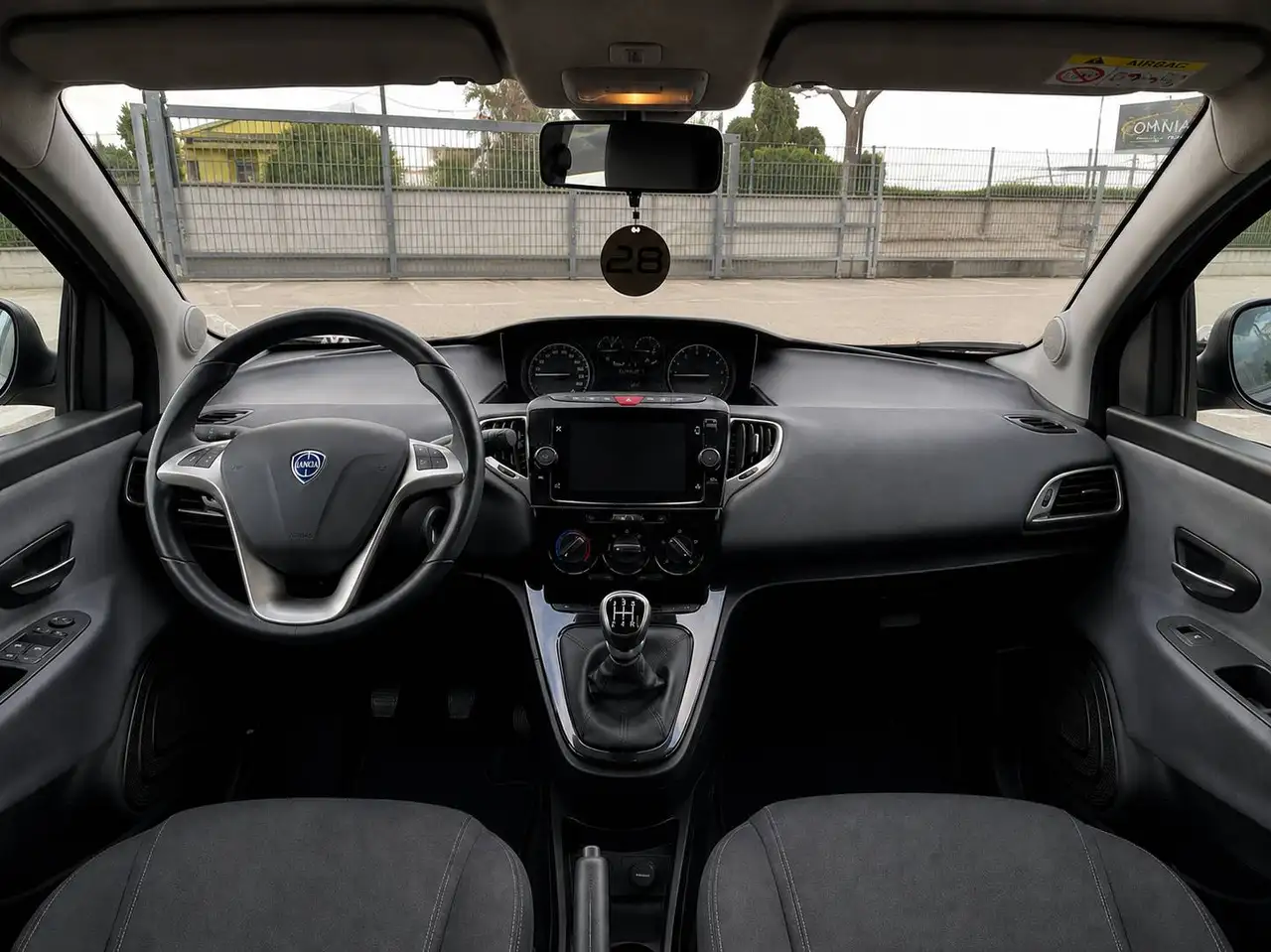 Lancia Ypsilon 2021 — фото 9