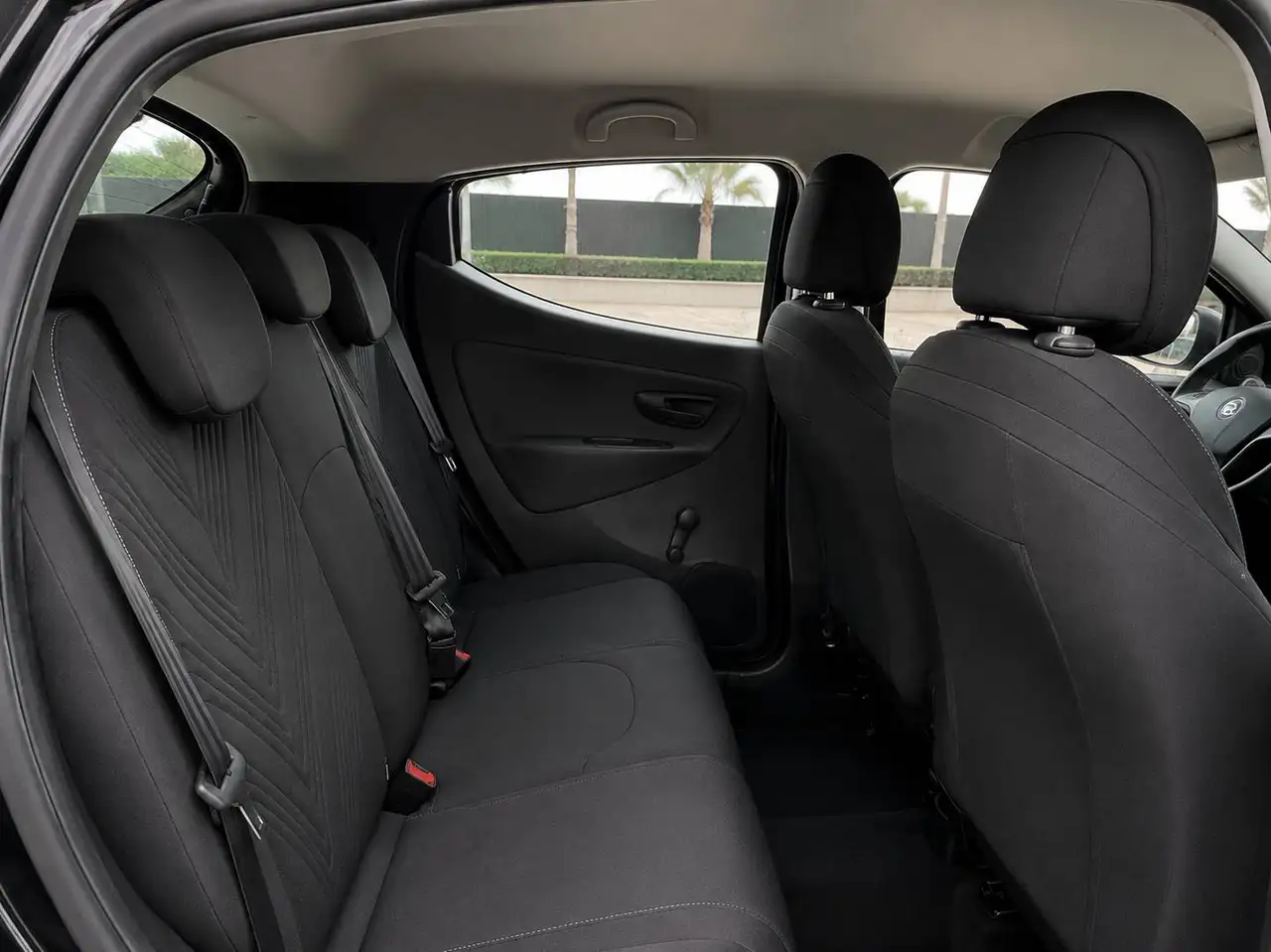 Lancia Ypsilon 2021 — фото 12