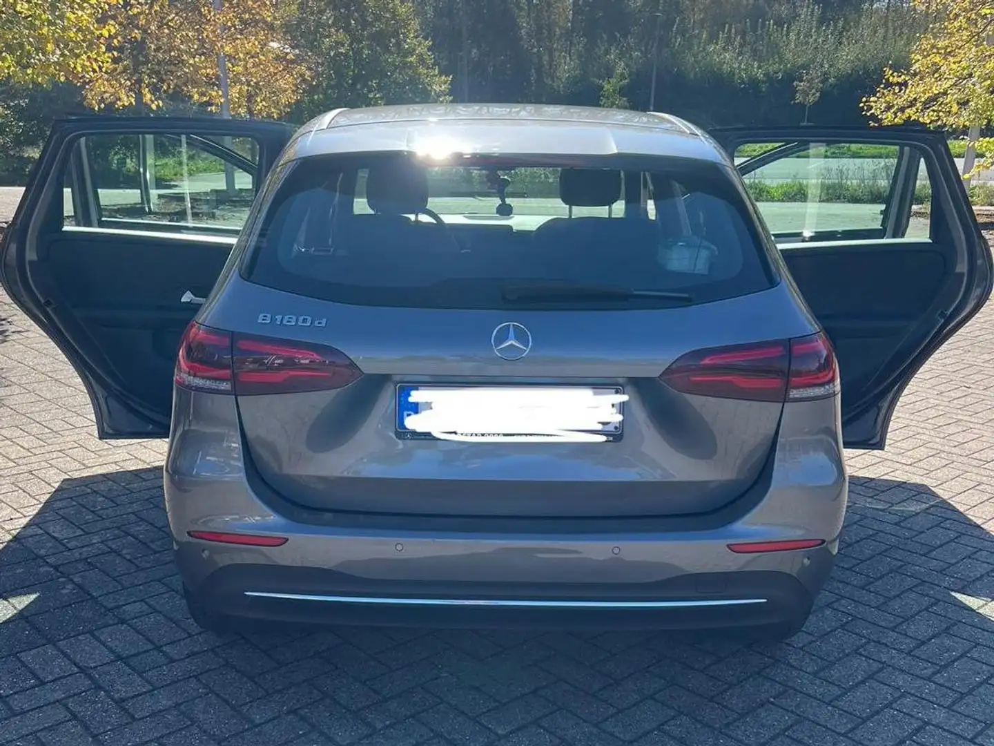 Mercedes-Benz B 180 Classe B 180 d 7G-DCT AMG Line Edition Gris - 1