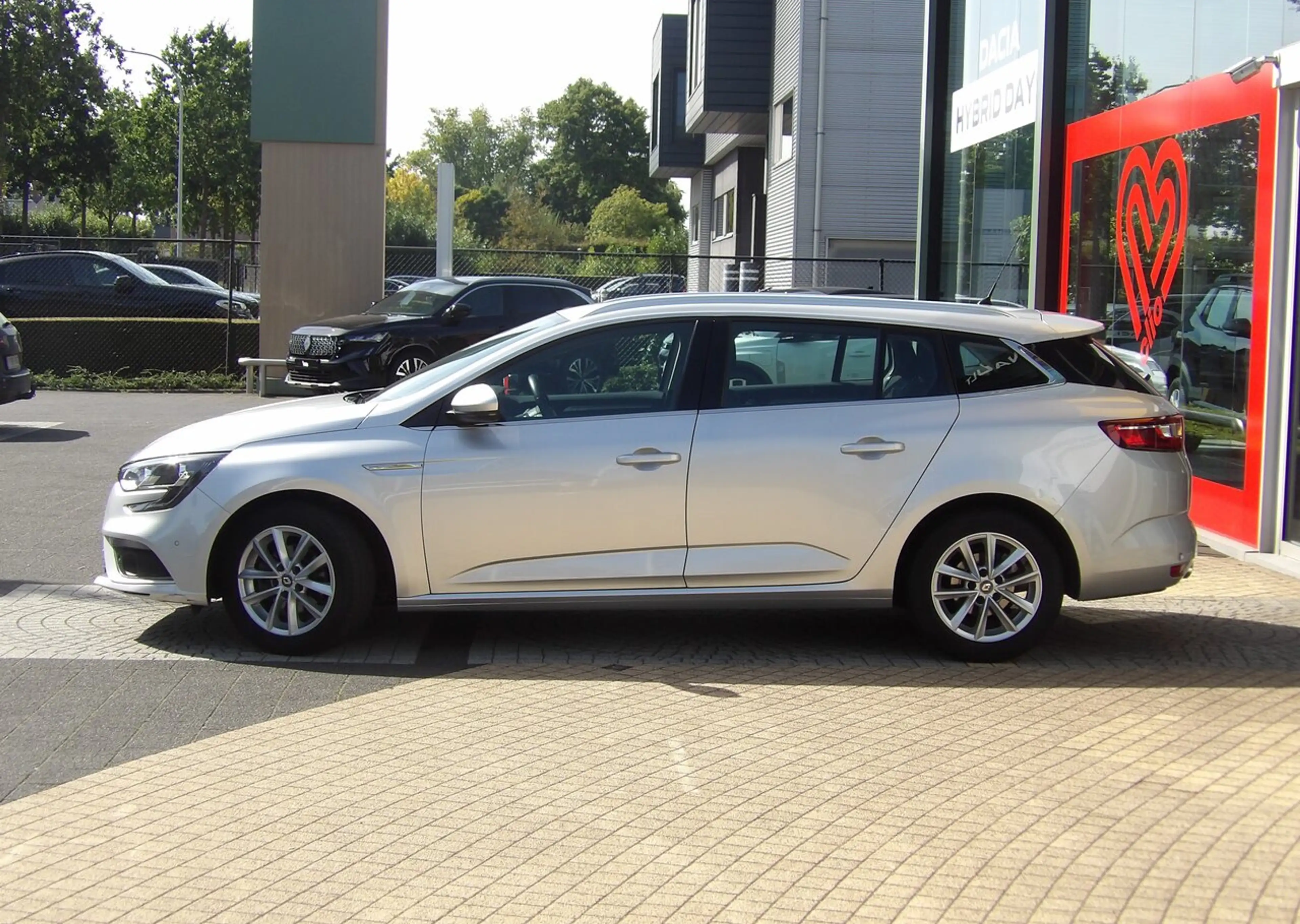 Renault Megane Grandtour Limited Blue dCi 110 — photo 2