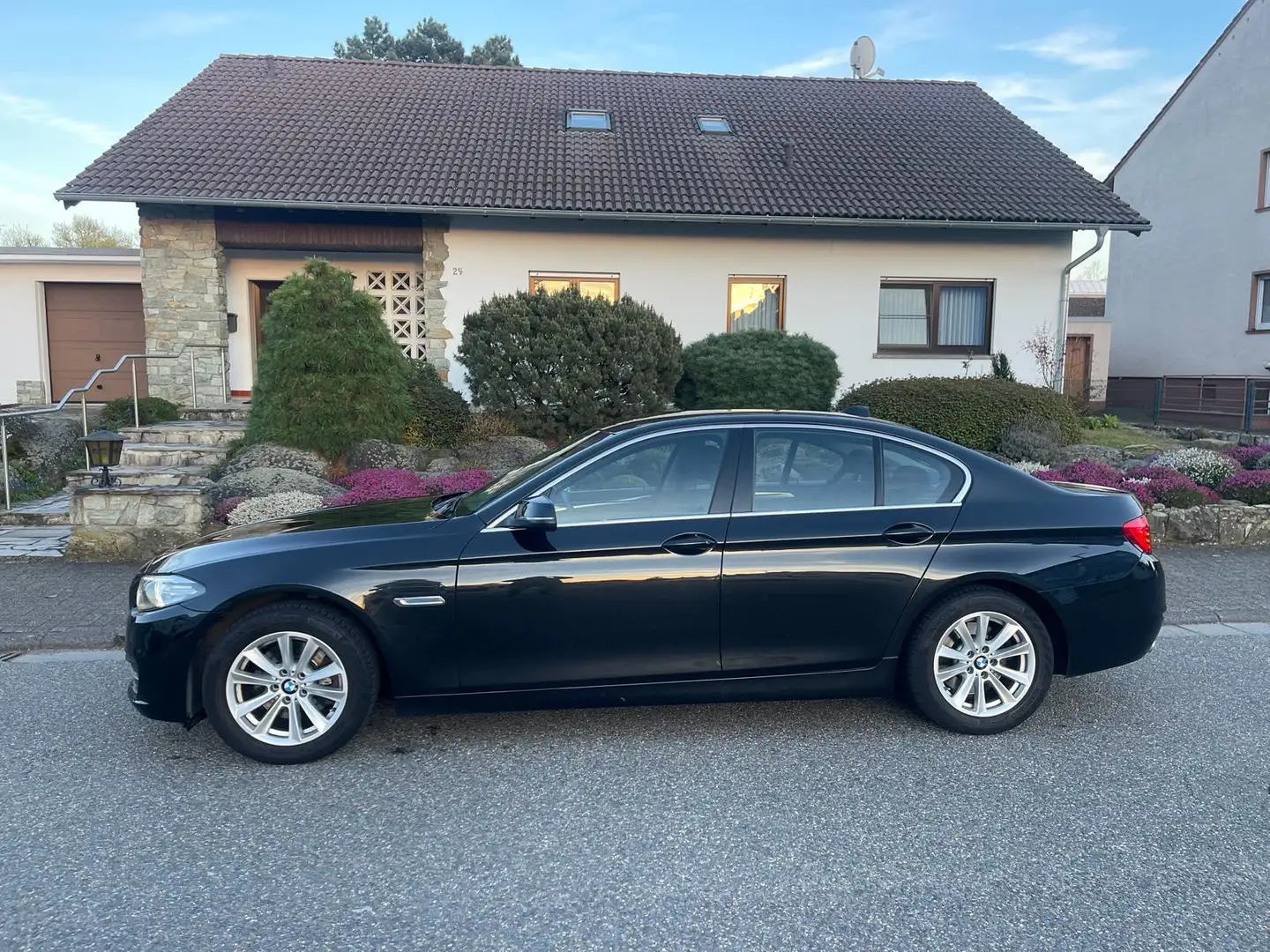 BMW 520 5er 520d Schwarz - 1