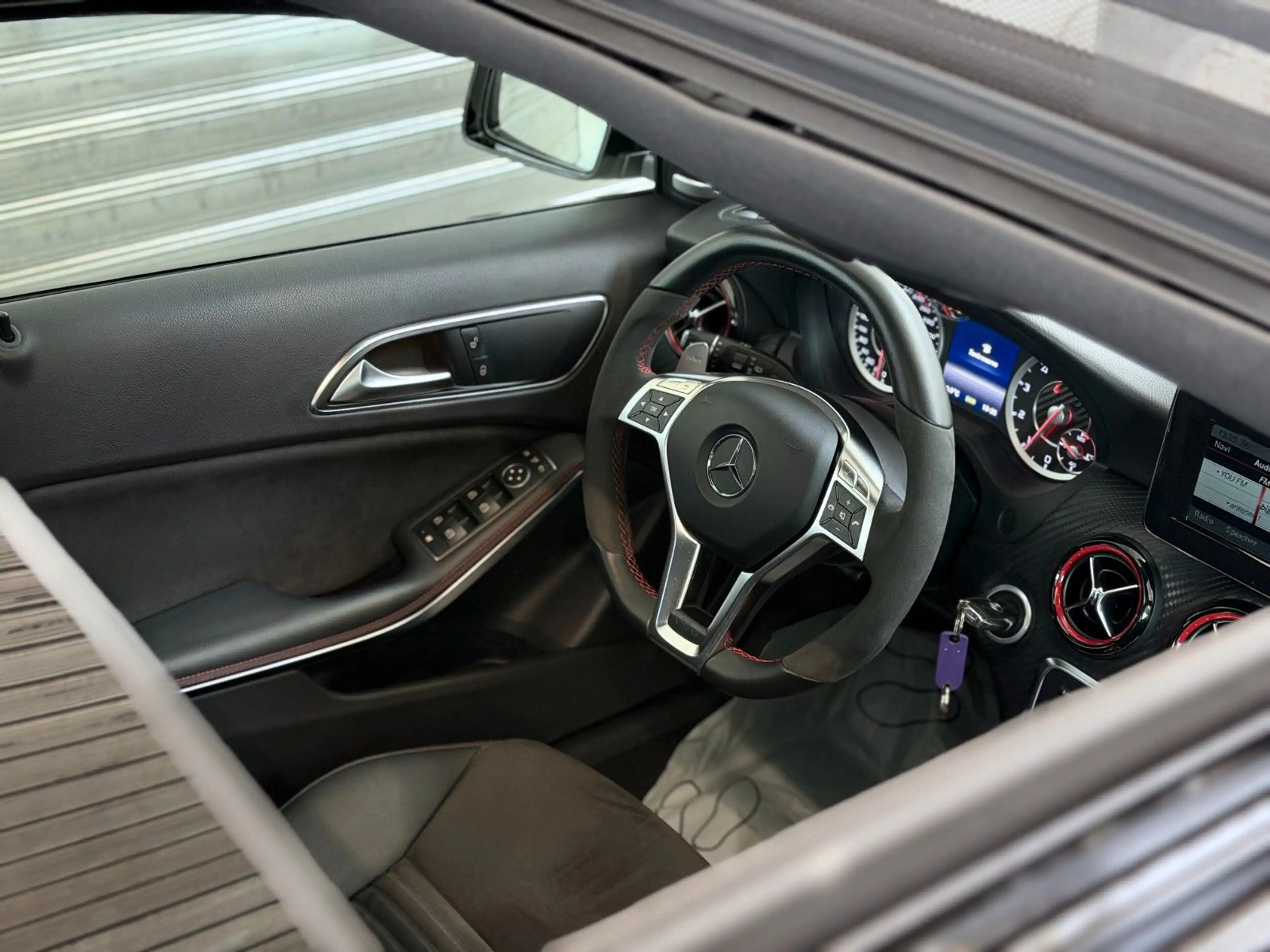 Mercedes-Benz A 45 AMG 4Matic*1.Hand*Sport-Abgas*Kamera*Pano — photo 9