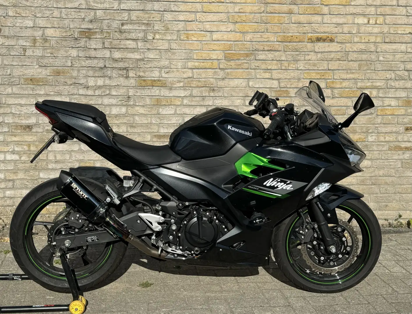 Kawasaki Ninja 400 Zwart - 1