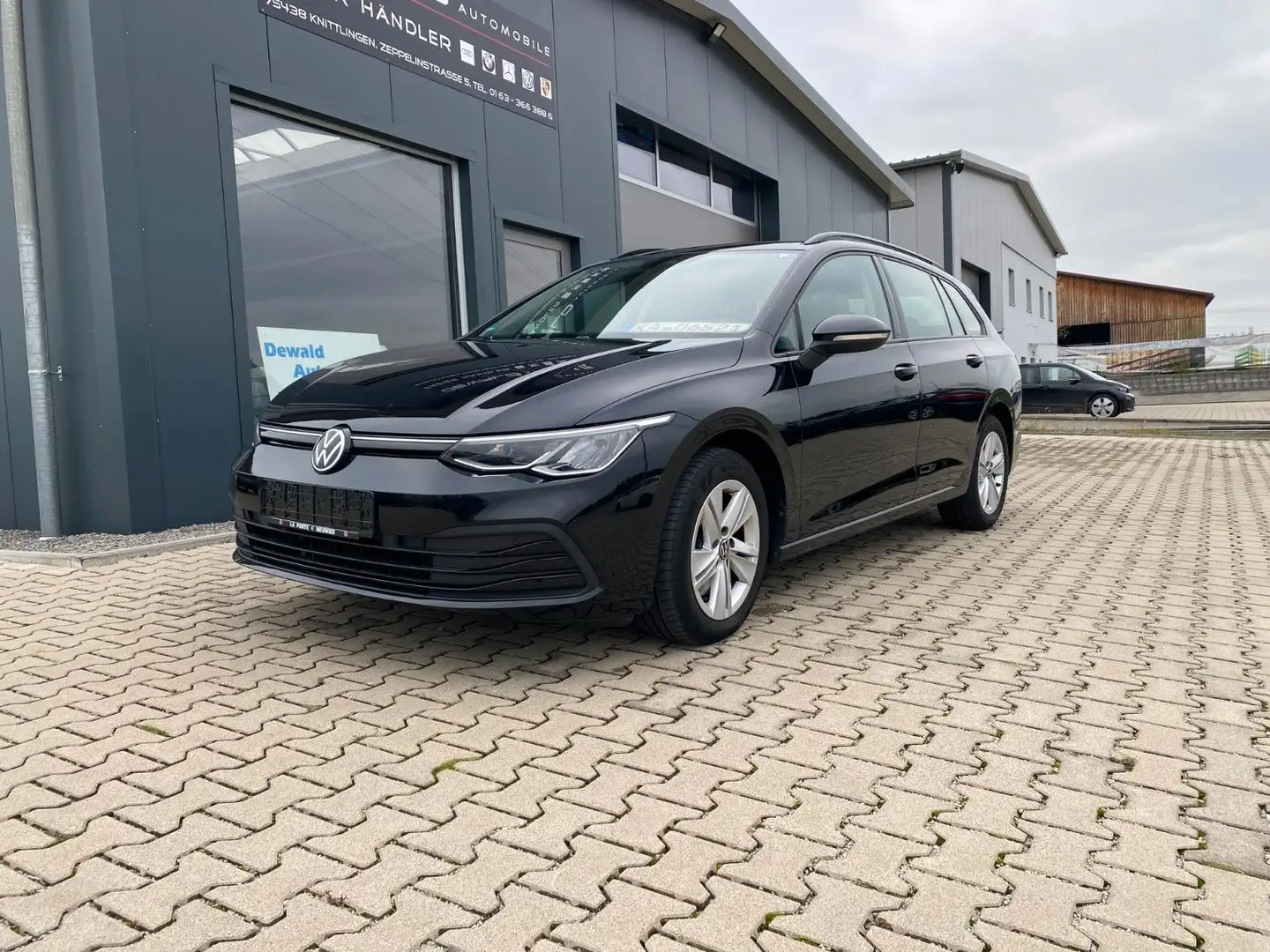 Volkswagen Golf VIII Variant Life 2.0 DSG / Business-PK/LED Schwarz - 1