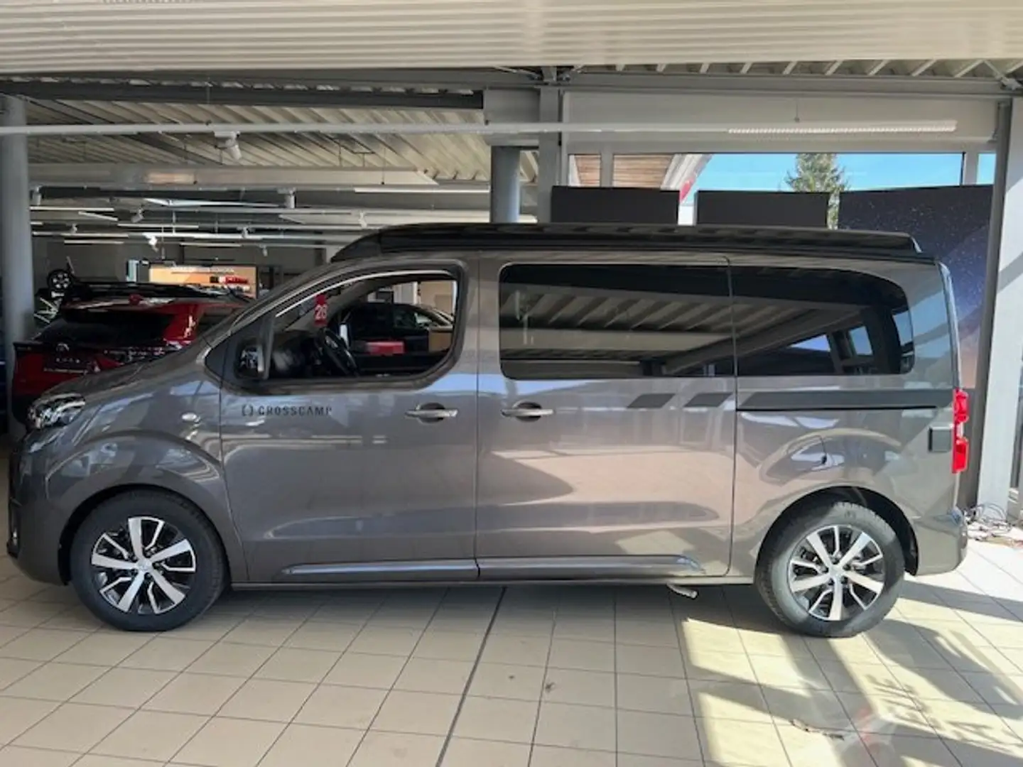 Toyota Proace CROSSCAMP 2,0-l-D-4D L1 (7-Si.) Autm. Gris - 2