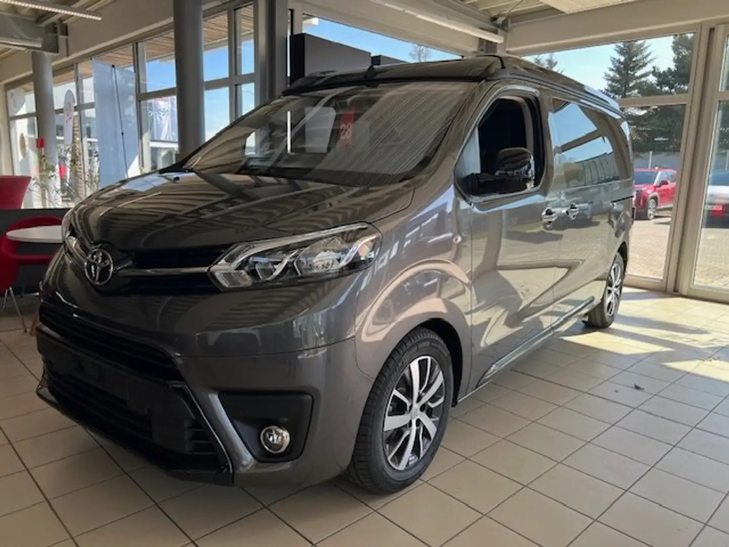 Toyota Proace CROSSCAMP 2,0-l-D-4D L1 (7-Si.) Autm. Gris - 1